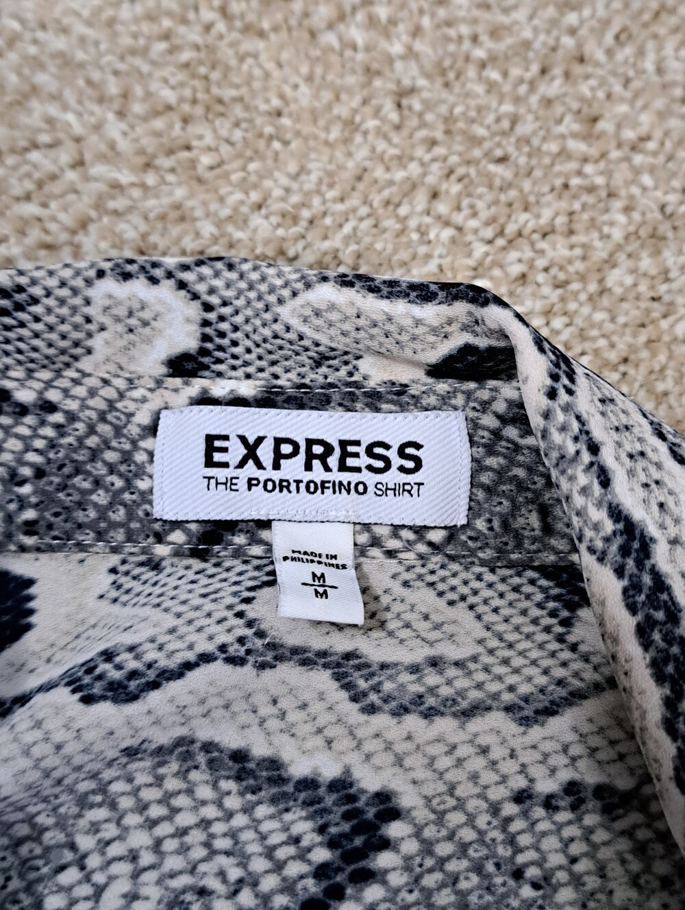 Express The Portifino Shirt Snakeskin Animal Print Blouse Black Beige Medium - Picture 9 of 11